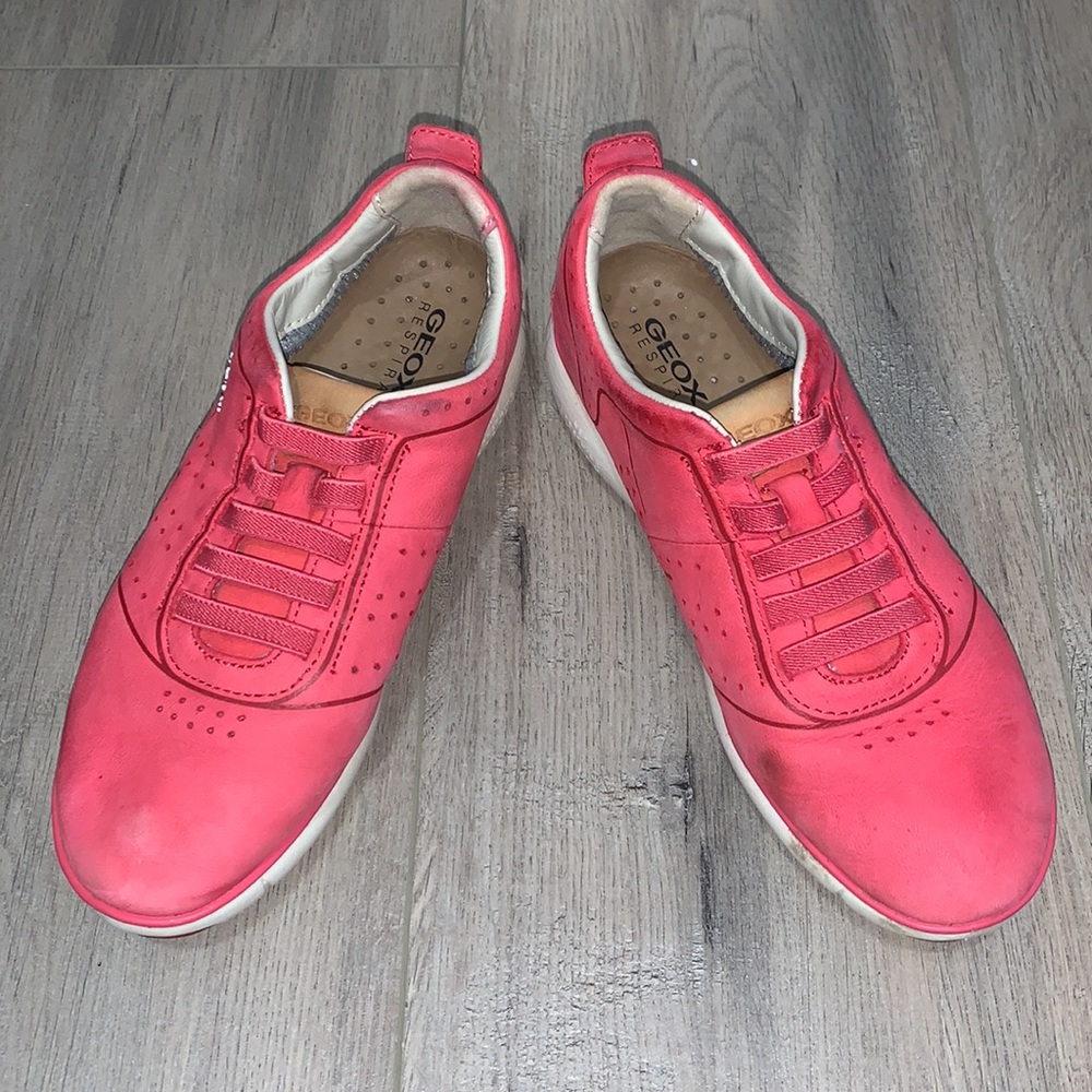 Geox Coral Leather Sneaker Size 5